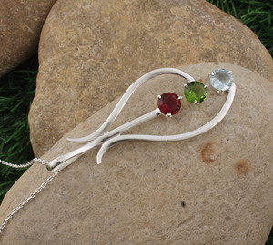 Colgante Vintage de Plata de Ley 925 con Baño de Platino y Piedras Preciosas Multicolores, Peridoto Natural, Granate, Topacio Azul, Joyería Unisex con Piedra de Nacimiento - Product Image 2