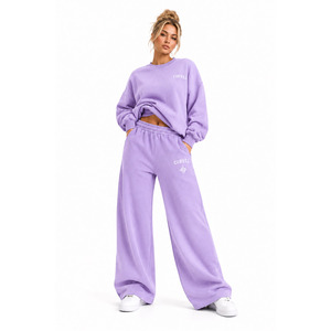 Conjunto Deportivo de Felpa de Algodón para Mujer, Sudadera Oversize Lavanda con Estampado de Letras Personalizado en la Espalda y Pantalones Jogger de Pierna Ancha, Venta al por Mayor Directo de Fábrica - Product Image 2