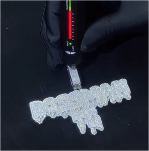 Colgante de letra inicial de moissanita estilo hip hop S925, con incrustaciones de moissanita VVS, colgante de letra de moissanita estilo rapero con brillo, colgante de nombre de moissanita - Product Image 1