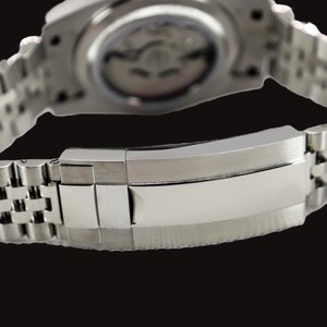 นาฬิกาข้อมือคุณภาพสูงสั่งทำพิเศษจากโรงงานโดยตรง หน้าปัดทรงกลมสีฟ้า ตัวเรือนสแตนเลส ดีไซน์โดดเด่น พร้อมฟังก์ชั่นวันที่อัตโนมัติ เหมาะสำหรับสวมใส่ทุกวัน - Product Image 2