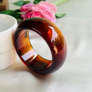 กำไลข้อมือเรซิ่นอีพ็อกซี่ทำมือสุดหรู พร้อมลวดลายวนวนอันงดงาม เครื่องประดับสไตล์ร่วมสมัย - Product Image 4