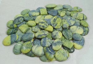 Radha Arts - Gemas de Serpentina Verde Pulida de Forma Libre, Cabujones Facetados, Cristales Curativos, 20-35mm, Venta al por Mayor a Granel - Product Image 6