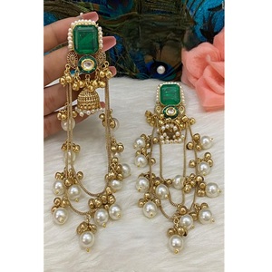 ต่างหูระย้าประดับมอยส์ซาไนต์ชุบทองเหลืองคุณภาพพรีเมียม ดีไซน์สวยหรู โดดเด่นสะดุดตา เหมาะสำหรับผู้หญิง สวมใส่ในงานแต่งงาน - Product Image 1