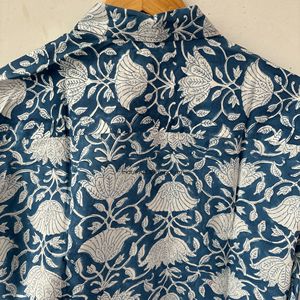 เสื้อเชิ้ตพิมพ์ลายดอกไม้สไตล์ลำลองสำหรับผู้หญิง ผ้าฝ้ายเนื้อนุ่ม ปกติดกระดุม สีชมพูและเบจ ลดราคา - Product Image 4