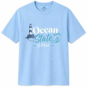 Camiseta de Manga Corta Azul Claro para Hombre OCEANWEAR, Cuello Redondo, Corte Regular, Estampado Frontal de Faro, Estilo Casual Ocean State of Mind - Product Image 1