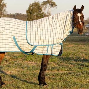 Couverture équestre de qualité supérieure, respirante et imperméable, en polaire pour chevaux, fabriquée en Inde - Product Image 2