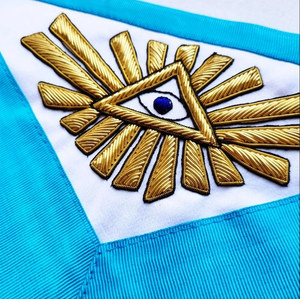 Delantal de Maestro Ceremonial Rito Francés Groussier, Bordado a Mano, Cuero Genuino, Cosido, Personalizado, 3D, Ecológico, Forma Triangular Sim - Product Image 2
