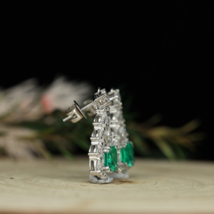Nuevos Pendientes de Plata S925 con Moissanita Verde en Forma de Pera y Engaste Curvo, de Lujo Ligero, Exquisitos y de Alta Calidad para Mujer - Product Image 3