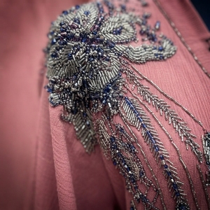 Abaya Elegante de Poliéster Transpirable con Cuentas y Bordado Hecho a Mano para Mujeres Musulmanas, Ideal para Primavera - Product Image 5