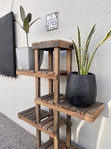 Étagère porte-pots en bois rustique, support à plantes multi-niveaux, présentoir, mobilier de jardin fait main pour la décoration intérieure et extérieure - Product Image 2