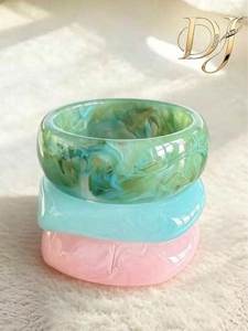 Brazalete de Resina de Diseño con Acabado Artesanal Premium para Mujeres y Niñas - Product Image 2