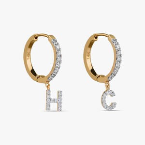 Pendientes de Aro con Inicial de Diamante Cultivado en Laboratorio, Engaste Pavé, Clásicos y Delicados, Tipo Huggies con Letra, Personalizados, Oro Sólido de 14K y 18K, Joyería al por Mayor - Product Image 1