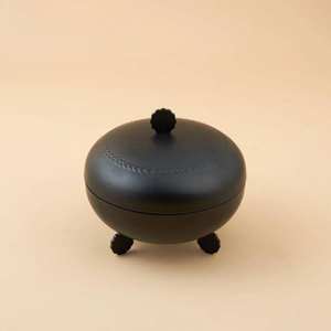 Cuenco árabe para dátiles estilo Medio Oriente, recipientes para khajoor con base de madera, apto para uso doméstico en la cocina, para servir chocolate y dátiles. - Product Image 1