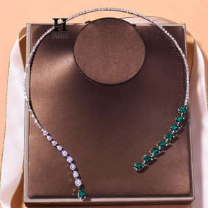 Collar de Lujo con Esmeralda Cultivada en Laboratorio con Corte de Pera, Oro de 14K, Diamante VVS, Colgante Asimétrico para Mujer, Joyería Fina de Tendencia 2026 - Product Image 2