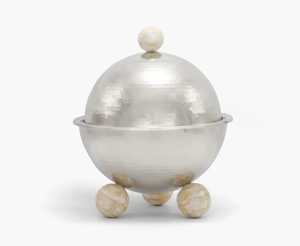 Olla Redonda Moderna con Tapa Cónica Negra Mate y Base Dorada Pulida, Cazuela Aislada para Buffet, Plato de Lujo para Mantener la Comida Caliente - Product Image 4