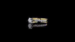 Bague solitaire en diamant de laboratoire VVS taille ronde en or 18 carats - Product Image 2