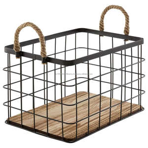 Lot de deux paniers en métal de bonne qualité pour fruits et légumes avec bordure en métal et base en bois - Product Image 4