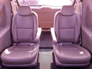 Clean Black Used 2017 Carnival Sedona Minivan Diesel Automatic Family Vehicle 2016 Model 9 Seat Passenger Van - Product Image 6
