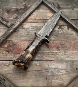 Cuchillo de Caza con Hoja de Acero de Damasco y Mango Texturizado, Cuchillo de Supervivencia para Exteriores - Product Image 6