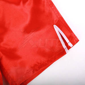Shorts MMA extensibles confortables avec logo frontal pour un usage quotidien et un style de vie actif - Product Image 4
