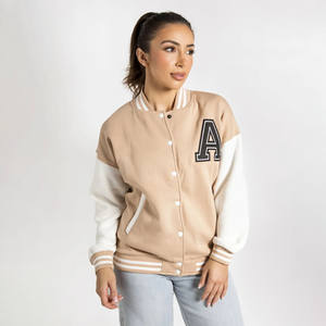 Chaqueta Varsity Personalizada Impermeable y Cortavientos para Mujer, Diseño de Parche Legendario Fearless, Ropa de Calle de Invierno, Chaquetas Varsity para Mujer - Product Image 3