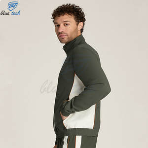 Ensemble de sport de badminton personnalisé pour hommes, vêtements d'entraînement athlétiques respirants à séchage rapide, impression de logo personnalisé, tenue de performance légère - Product Image 5