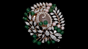 Boucles d'oreilles de mariée indiennes de luxe avec diamants, perles d'émeraude de laboratoire et perles |   Bijoux de mariage et de fête - Product Image 2