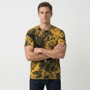 T-shirt streetwear premium délavé à l'acide avec effet marbré jaune vintage - Product Image 1