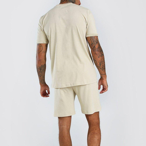 Completi Estivi da Uomo: Set Due Pezzi con T-shirt e Pantaloncini Casual da Strada - Product Image 2