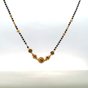 Mangalsutra de Oro Antiguo de 22K con Sello BIS - Collar Tradicional Hecho a Mano con Cuentas Negras en Oro Amarillo 916 - Product Image 6