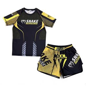 Ensemble Rashguard pour Hommes MMA Muay Thai BJJ Polyester/Coton Séchage Rapide Respirant Compression Ajustée Manches Courtes T-shirt et Short - Product Image 4