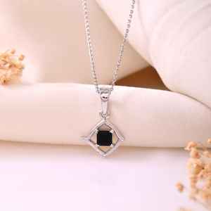 Pendentif carré en onyx noir taille princesse, en argent sterling, bijou minimaliste avec pierre précieuse, cadeau pour femme - Product Image 4