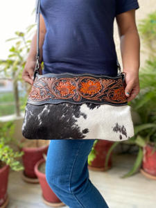 Nouveau sac à bandoulière en cuir usiné artisanal de style occidental pour femmes Mini sac mobile à bandoulière avec doublure en nylon et fermeture à glissière - Product Image 2