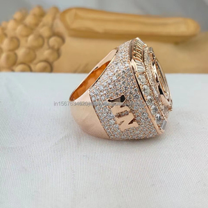 Anillo de Diamantes con Iniciales Personalizadas en Oro Rosa, Anillo de Lujo con Diamantes Baguette y Redondos |   Joyería de Moda Hip Hop para Hombres y Mujeres - Product Image 4