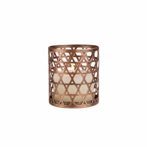 Porte-bougie cylindrique en cuivre tendance avec découpe géométrique pour la décoration intérieure, les mariages et les tables de Noël - Product Image 1