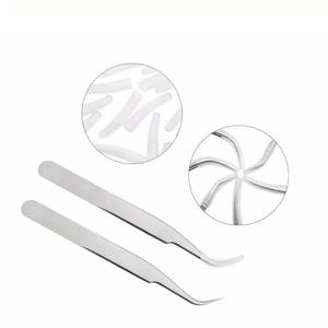 Ensemble de pinces à cils dentelées en acier inoxydable de haute qualité Morje Surgical, pointe lisse de précision, étui rose inclus - Product Image 6
