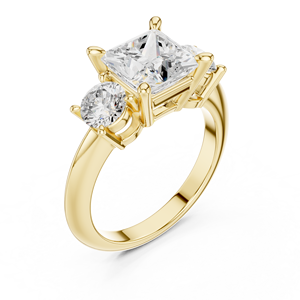 Anillo de Compromiso de Oro Amarillo con Diamante Cultivado en Laboratorio Corte Princesa y 3 Piedras Laterales Redondas, Anillo de Boda para Mujer - Product Image 3