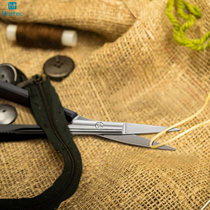 Tijeras para Cutículas de Primera Calidad con Diseño de Mango Negro Sólido para Manicuras Profesionales, para un Agarre y Control Mejorados - Product Image 6