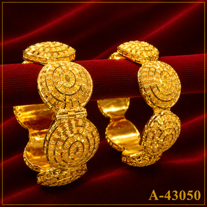กำไลข้อมือลายดอกไม้สีทองพร้อมคริสตัลสีแดงสำหรับผู้หญิง A-43046 - Product Image 6