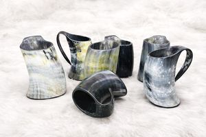 Cadeau de Noël artisanal écologique, matériau organique de haute qualité, corne à boire viking, mug à bière avec bord en laiton - Product Image 2