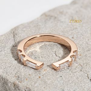 Anillo Abierto de Oro de 18K con Diamantes Cultivados en Laboratorio con Corte Baguette y Trillón para Mujer - Product Image 5