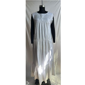 Robe longue décontractée d'été pour femme en coton et lin, col rond, sans manches, avec bordure en dentelle et détails plissés, pour usage quotidien - Product Image 1