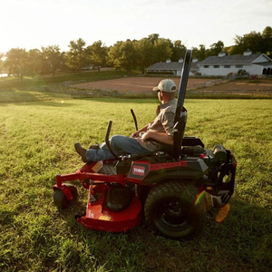 เครื่องตัดหญ้าแบบนั่งขับ Zero Turn สำหรับงานหนัก ออกแบบมาเพื่อการตัดหญ้าอย่างรวดเร็วและมีประสิทธิภาพในสภาพแวดล้อมอุตสาหกรรมและฟาร์ม - Product Image 1
