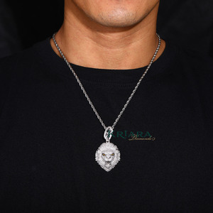 Pendentif Tête de Lion en Argent 925 Plaqué Or 18K avec Cristaux Strass, Breloque Thème Unisexe, Bijou de Luxe - Product Image 3