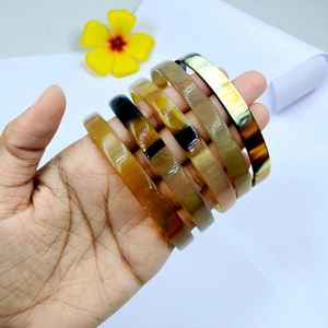 Juego de 5 Brazaletes de Cuerno de Búfalo Pulido Natural, Hechos a Mano, Ecológicos, Estilo Animal, Joyería Ética de Hueso - Product Image 4