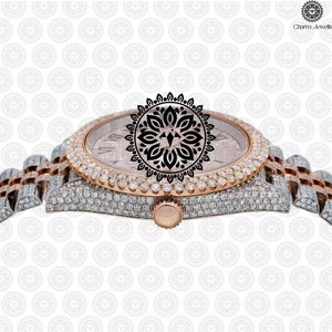 Montre-bracelet en moissanite de qualité supérieure avec mouvement automatique, cadeau de luxe tendance pour hommes et femmes, disponible à la vente - Product Image 3