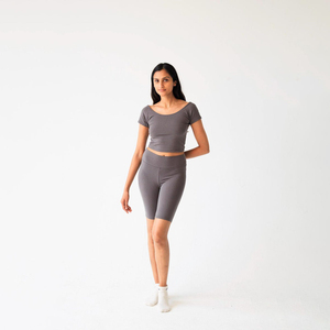 Conjunto Deportivo para Mujer con Logotipo Personalizado, Bra Deportivo de Cintura Alta y Pantalones Cortos de Ciclismo, Ropa Deportiva - Product Image 1