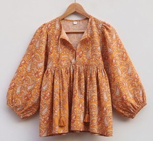 เสื้อกล้ามผู้หญิงผ้าฝ้าย 100% ลายบาติกสีคราม ระบายอากาศได้ดี แต่งโบว์ลูกไม้ คอปก ลำลอง แฮนด์เมด สไตล์โบฮีเมียน - Product Image 1