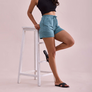 Shorts Casuales de Algodón para Mujer, Cintura Alta, Cierre de Botones, Color Sólido, con Bolsillos, Corte Regular, Azul Claro Lavado, con Logotipo - Product Image 4