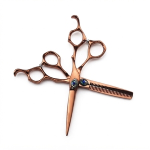 Ciseaux professionnels pour la retouche des cheveux avec finition dorée, personnalisés en acier inoxydable et bord de peigne, pour la coiffure en salon - Product Image 3